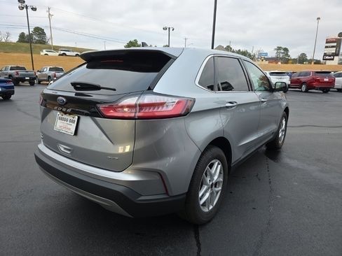 Used 2024 Ford Edge SEL image 6