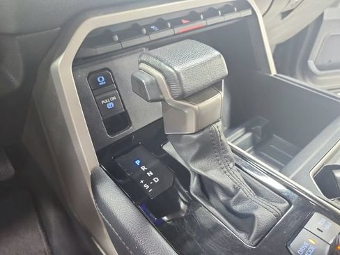 Used 2024 Toyota Tundra Limited AWD/4WD image 27