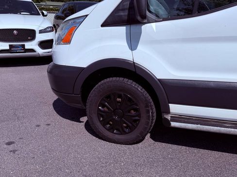 Used 2015 Ford Transit 250 130 Low Roof w/ Exterior Upgrade Package RWD image 23