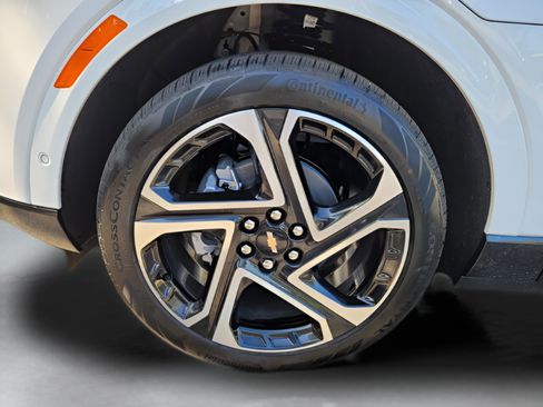 New 2026 Chevrolet Equinox EV LT image 21