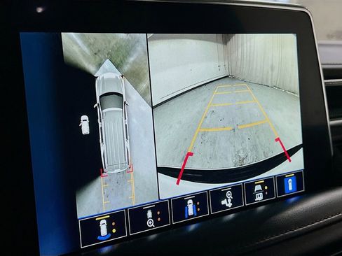 Used 2022 Chevrolet Tahoe RST w/ Sport Performance Package image 14