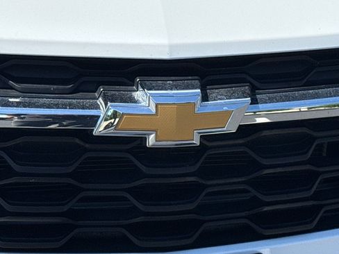 Used 2025 Chevrolet Trax LS FWD image 7