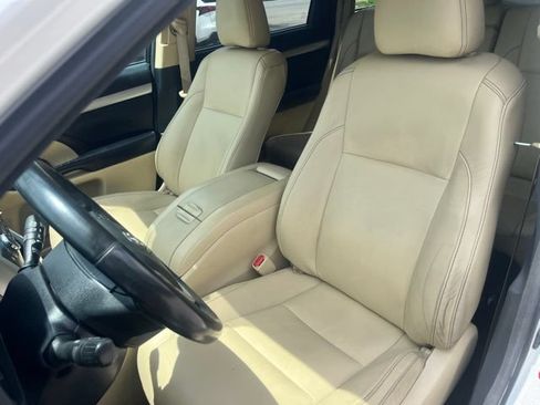 Used 2018 Toyota Highlander XLE AWD/4WD image 15