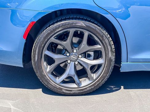 Used 2023 Chrysler 300 Touring w/ Sport Appearance Package RWD image 11