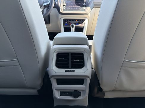 Certified 2023 Volkswagen Tiguan SE R-Line AWD/4WD image 27