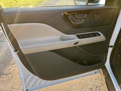 Used 2020 Lincoln Aviator Reserve w/ Equipment Group 201A image 18