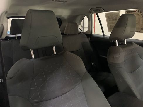 Used 2021 Toyota RAV4 XLE image 18