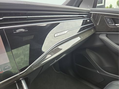 Used 2025 Audi Q7 3.0T Premium Plus AWD/4WD image 21