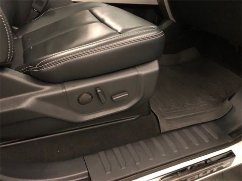 Used 2022 Ford F350 Lariat w/ Tremor Off-Road Package image 39