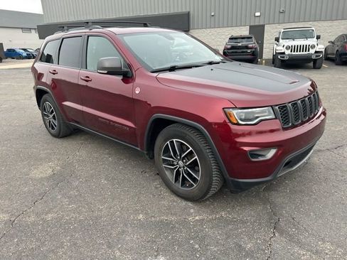 Used 2018 Jeep Grand Cherokee Trailhawk w/ Trailhawk Luxury Group image 5