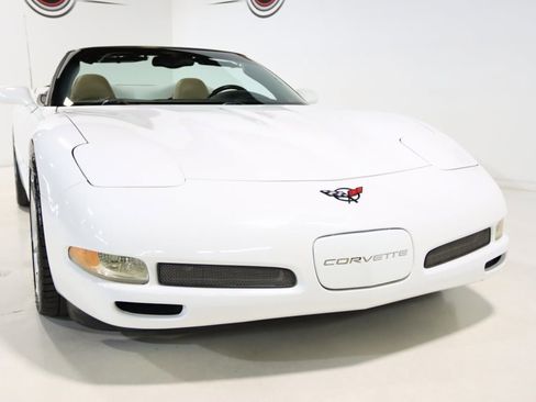 Used 2004 Chevrolet Corvette w/ Preferred Equipment Group image 67