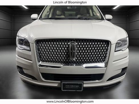 Used 2024 Lincoln Navigator L Reserve image 12