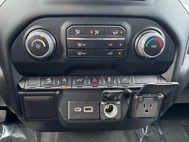 Used 2022 Chevrolet Silverado 1500 Custom Trail Boss AWD/4WD image 18
