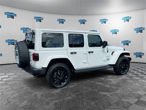 Certified 2022 Jeep Wrangler Unlimited Sahara image 6
