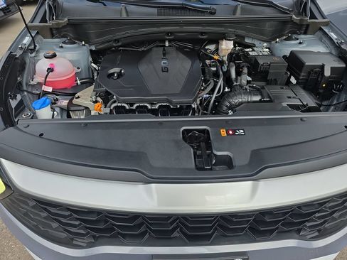 Used 2025 Kia Sportage LX FWD image 19