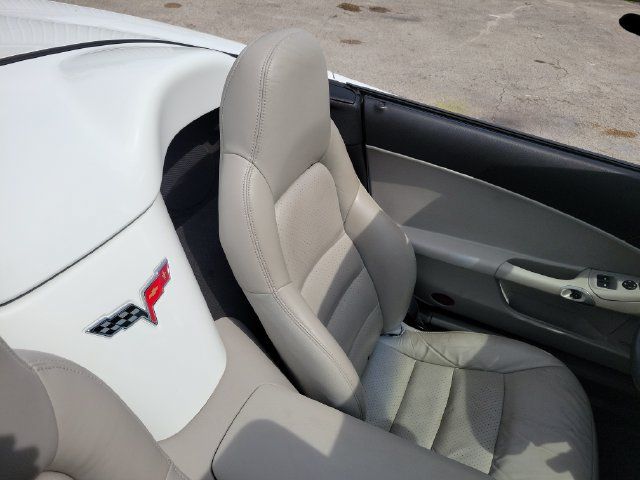 Used 2010 Chevrolet Corvette Convertible w/ Preferred Equipment Group RWD image 22