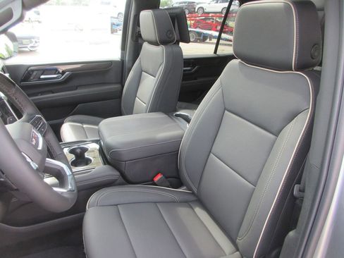 New 2026 GMC Yukon Elevation w/ Elevation Premium Package AWD/4WD image 11