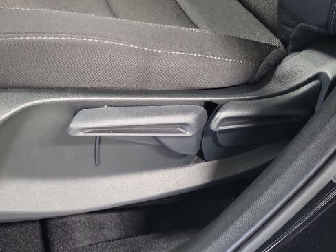 Certified 2025 Honda CR-V LX image 18