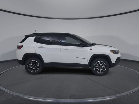 New 2026 Jeep Compass Trailhawk AWD/4WD image 17