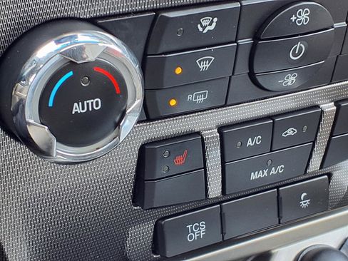 Used 2011 Ford Fusion SEL w/ 302A Rapid Spec Order Code image 5