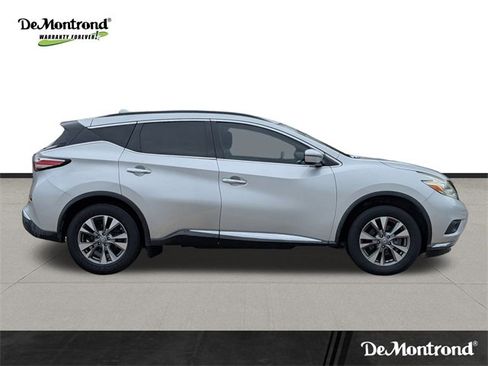 Used 2017 Nissan Murano SV image 4