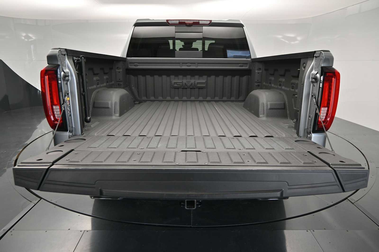 Used 2025 GMC Sierra 1500 Denali w/ Denali Reserve Package AWD/4WD image 7