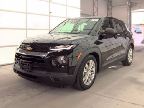Used 2021 Chevrolet TrailBlazer LS FWD image 1