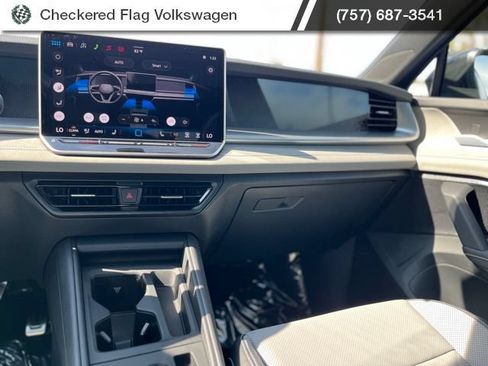 New 2026 Volkswagen Tiguan SE R-Line AWD/4WD image 33