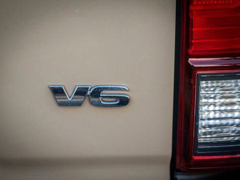 Used 2019 Toyota Tacoma TRD Sport image 30