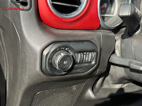 Used 2021 Jeep Wrangler Unlimited Rubicon AWD/4WD image 17