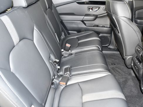 Certified 2025 Honda Pilot Touring image 45