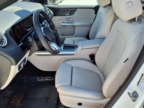 Used 2025 Mercedes-Benz GLA 250 4MATIC image 14