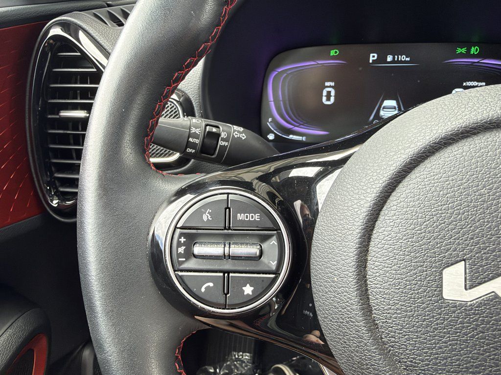 Used 2025 Kia Soul GT-Line w/ GT-Line Technology Package FWD image 29