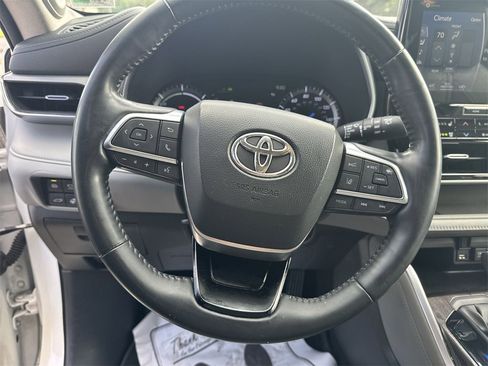 Used 2020 Toyota Highlander Limited Platinum image 16