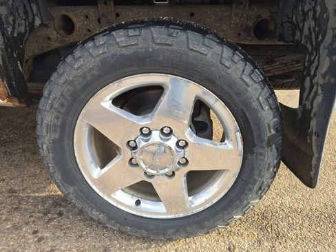 Used 2013 GMC Sierra 2500 Denali w/ Suspension Package, Off-Road image 10