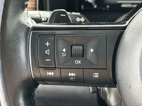 Used 2023 Nissan Pathfinder Platinum image 24