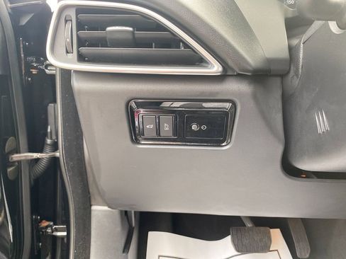 Used 2020 Jaguar F-PACE Premium image 14