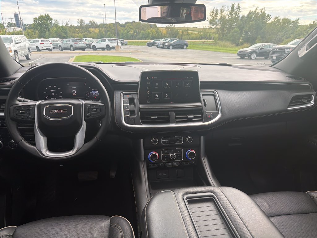 Certified 2023 GMC Yukon SLT w/ SLT Luxury Package AWD/4WD image 11