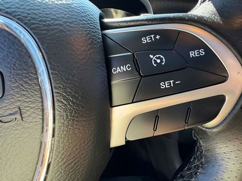 Used 2016 Dodge Charger R/T image 28