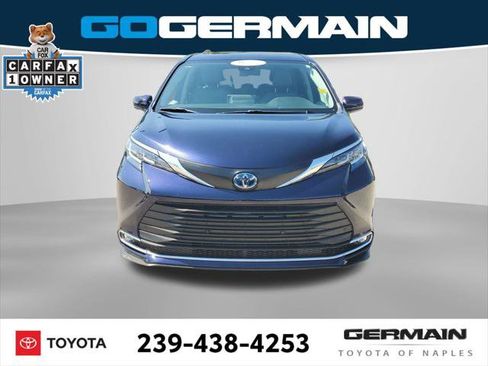 Certified 2021 Toyota Sienna XLE FWD image 3