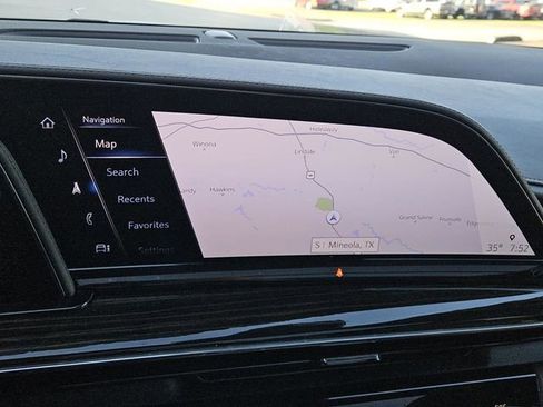 Used 2022 Cadillac Escalade Premium Luxury image 17