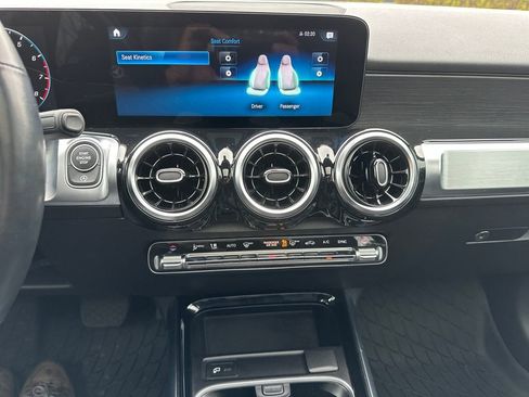Used 2023 Mercedes-Benz GLB 250 4MATIC image 6