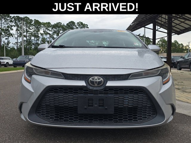 Used 2020 Toyota Corolla LE FWD image 2