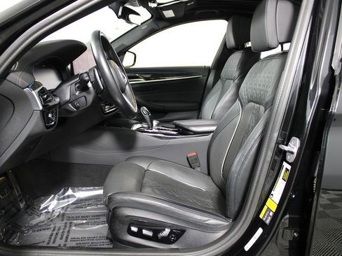 Used 2023 BMW 530e w/ M Sport Package image 9