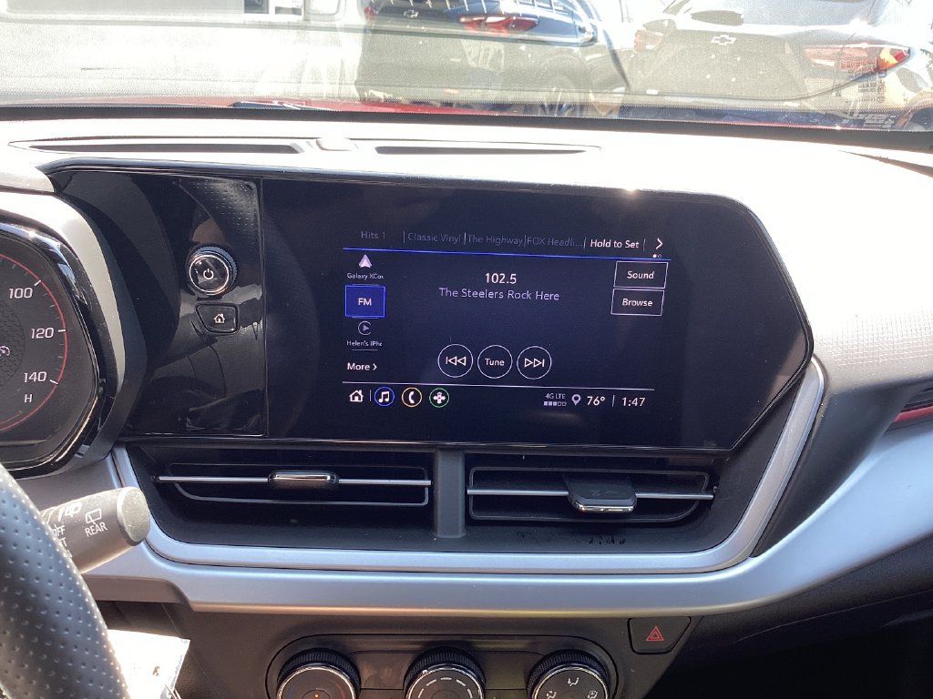 Used 2024 Chevrolet Trax RS FWD image 13