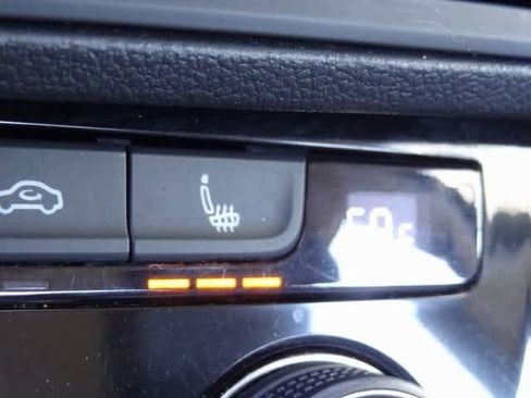 Used 2024 Volkswagen Jetta SE image 27