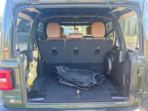 Used 2022 Jeep Wrangler Unlimited Sahara w/ Cold Weather Group image 44