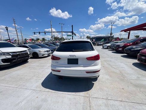 Used 2018 Audi Q3 2.0T Premium w/ Convenience Package FWD image 3