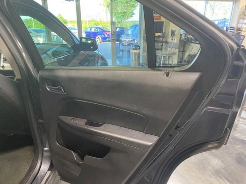 Used 2017 Chevrolet Equinox LT w/ Convenience Package AWD/4WD image 19
