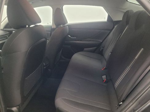 Used 2022 Hyundai Elantra SEL w/ Convenience Package image 18